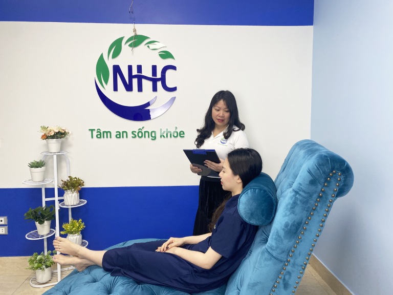 Cai nghiện điện thoại thông qua các chuyên gia